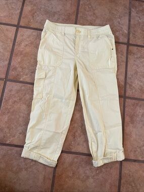 Chico's butter Yellow Capris cargo pants